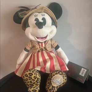 Minnie Mouse Main Attraction Plush: Jungle Cruise